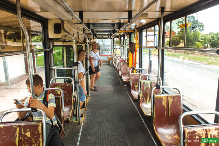 Noc Muzeów 2024 z zabytkowymi tramwajami i autobusami